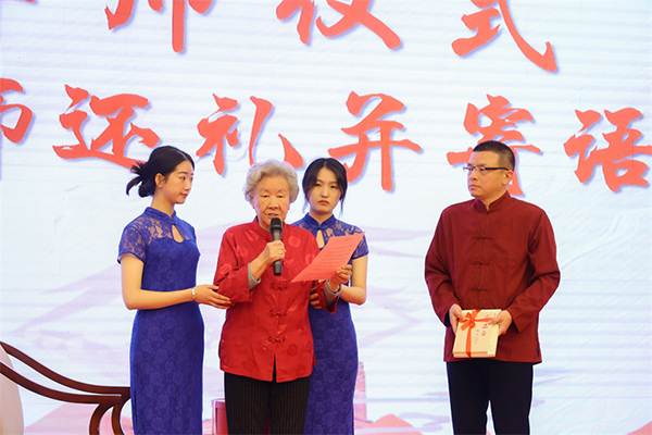 忆往昔峥嵘岁月 看今朝青年意气