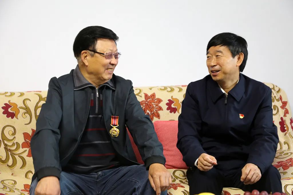 总结部署年度工作 慰问军休耄耋寿星