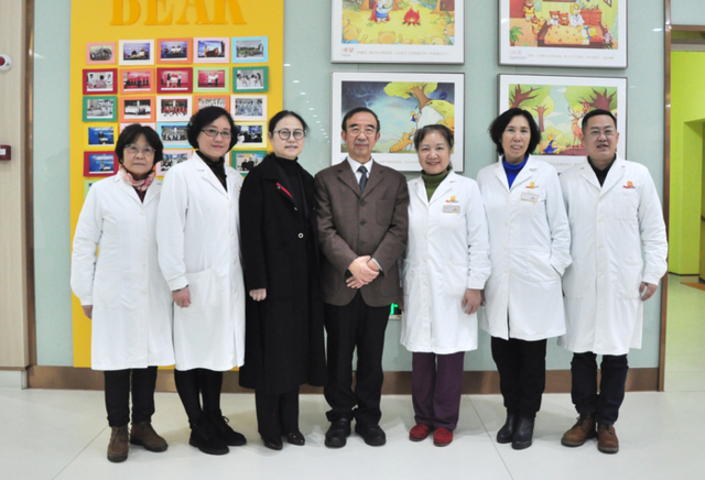 享国务院津贴专家到资中县人民医院指导工作