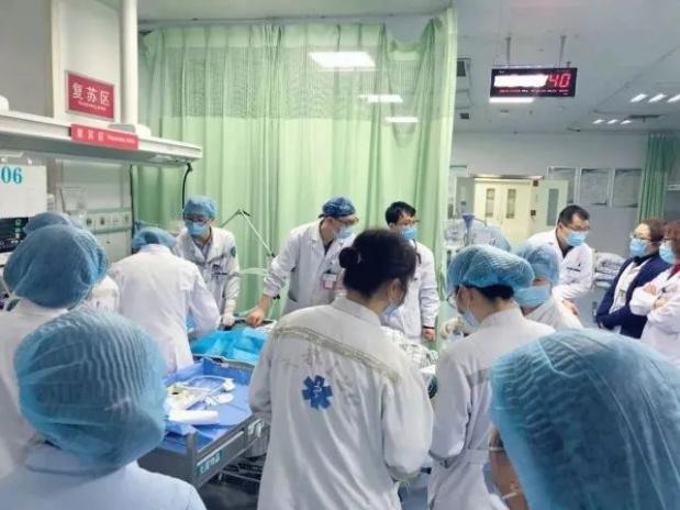 争分夺秒 通力协作 成功抢救肝脏肿瘤破裂大出血患者