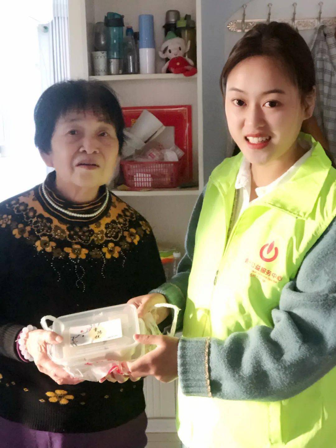 “情暖金秋·爱在重阳”大型联合公益义诊活动成功举行