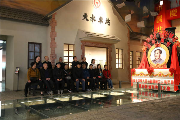“情暖金秋·爱在重阳”大型联合公益义诊活动成功举行