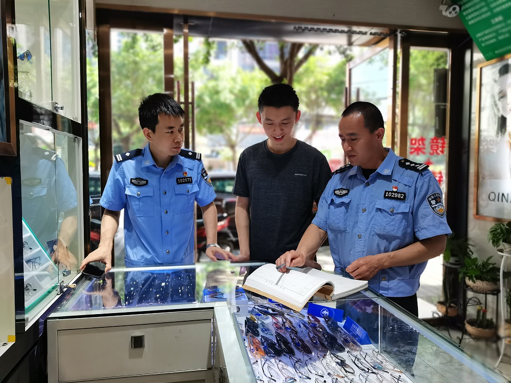 警徽闪烁 坚定初心——记成都市公安局温江分局和盛派出所民警廖松涛