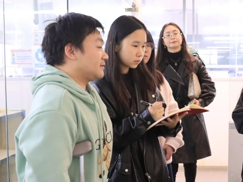 风采人生耀千秋——访中国知名雕塑书画大师刘忠