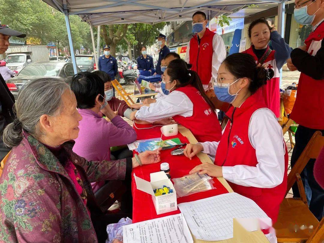 誉美公益 健康送到养老院，暖心服务感人心