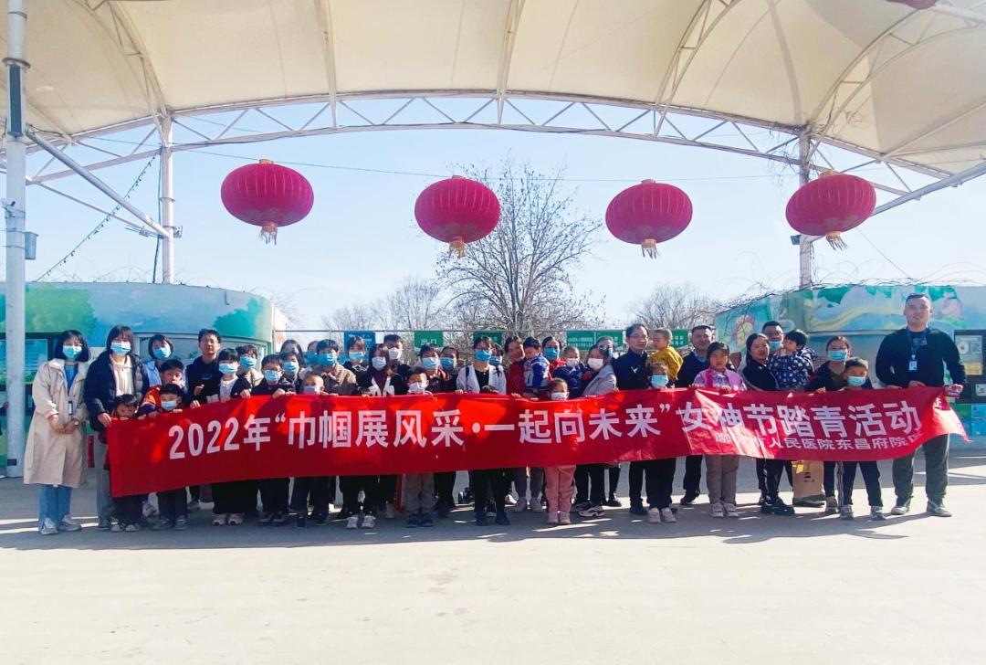 情暖三月天 ，成都誉美医院“三八节”为女性职工发放节日慰问礼包