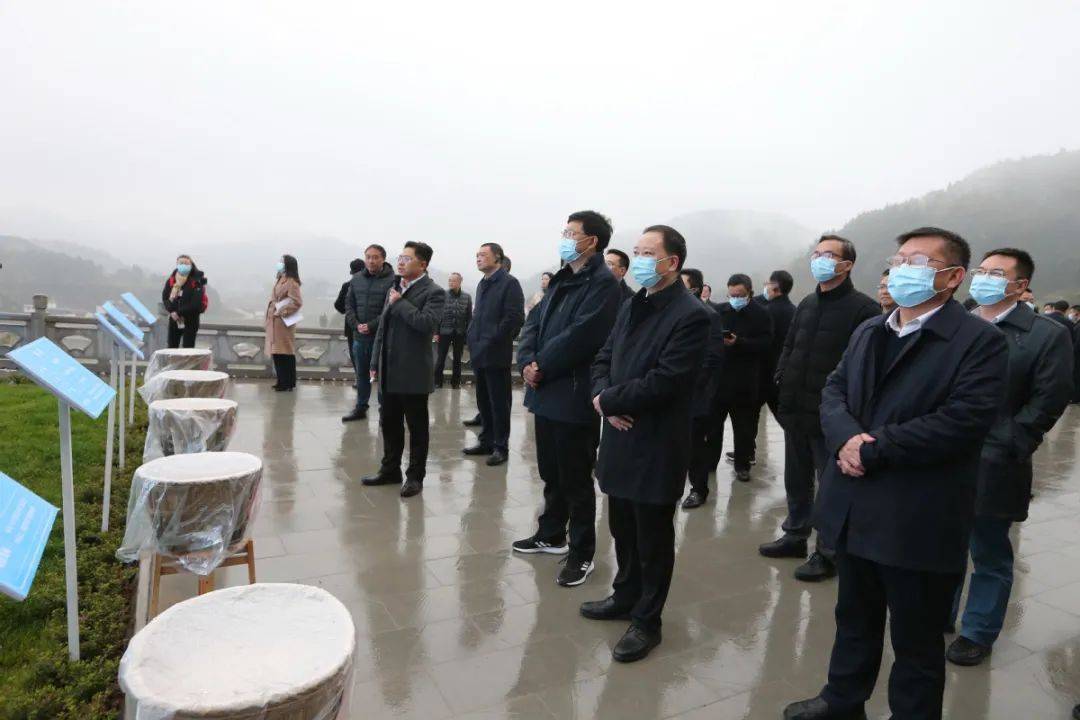 河北省泊头市医院院长耿云震一行到四川省射洪市人民医院区域检验中心参观学习