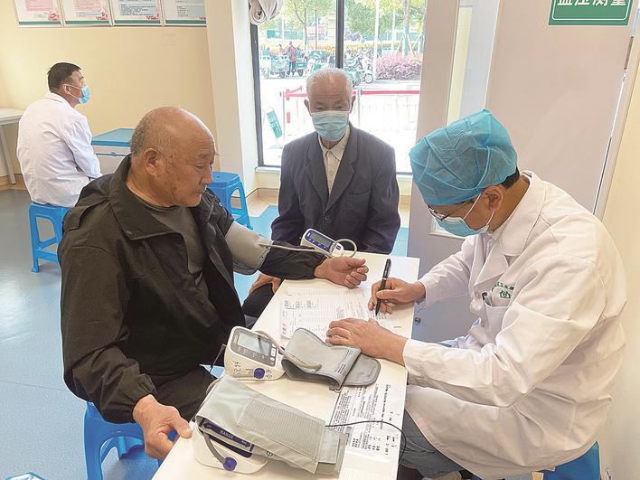 免费体检送上门 老人健康有“医”靠