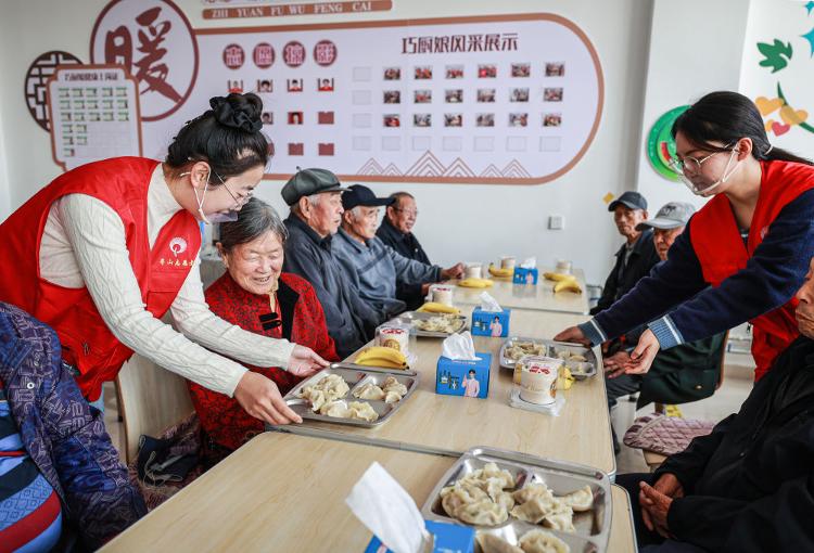 “一餐一饭”总关情
