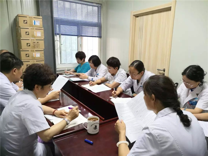 东部新区举办抗菌药物、麻精药品处方权/调剂权知识培训