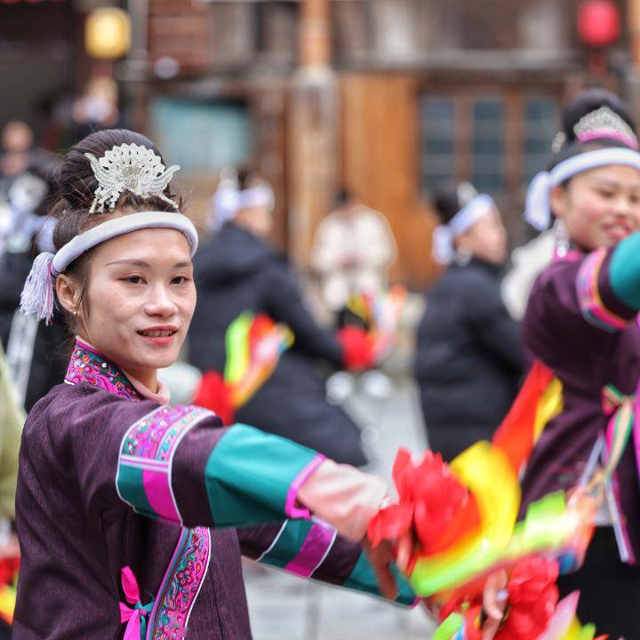 龙行龘龘 健康起航｜开工首日成都誉美医院院领导深入科室走访慰问