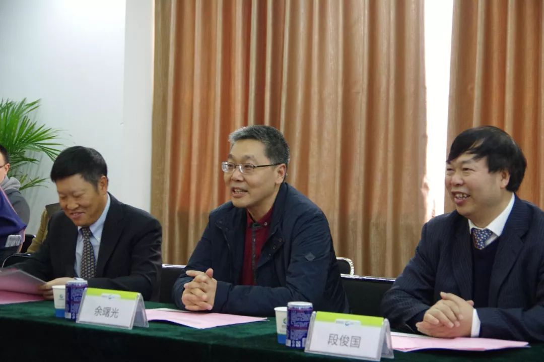 中国科学院成都文献情报中心、成都市金牛区委宣传部来银海眼科医院调研四川省视力保护科普基地建设工作