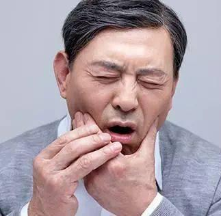 四川蓝生脑科医院提醒：心梗，春季也高发！这些前兆得注意！