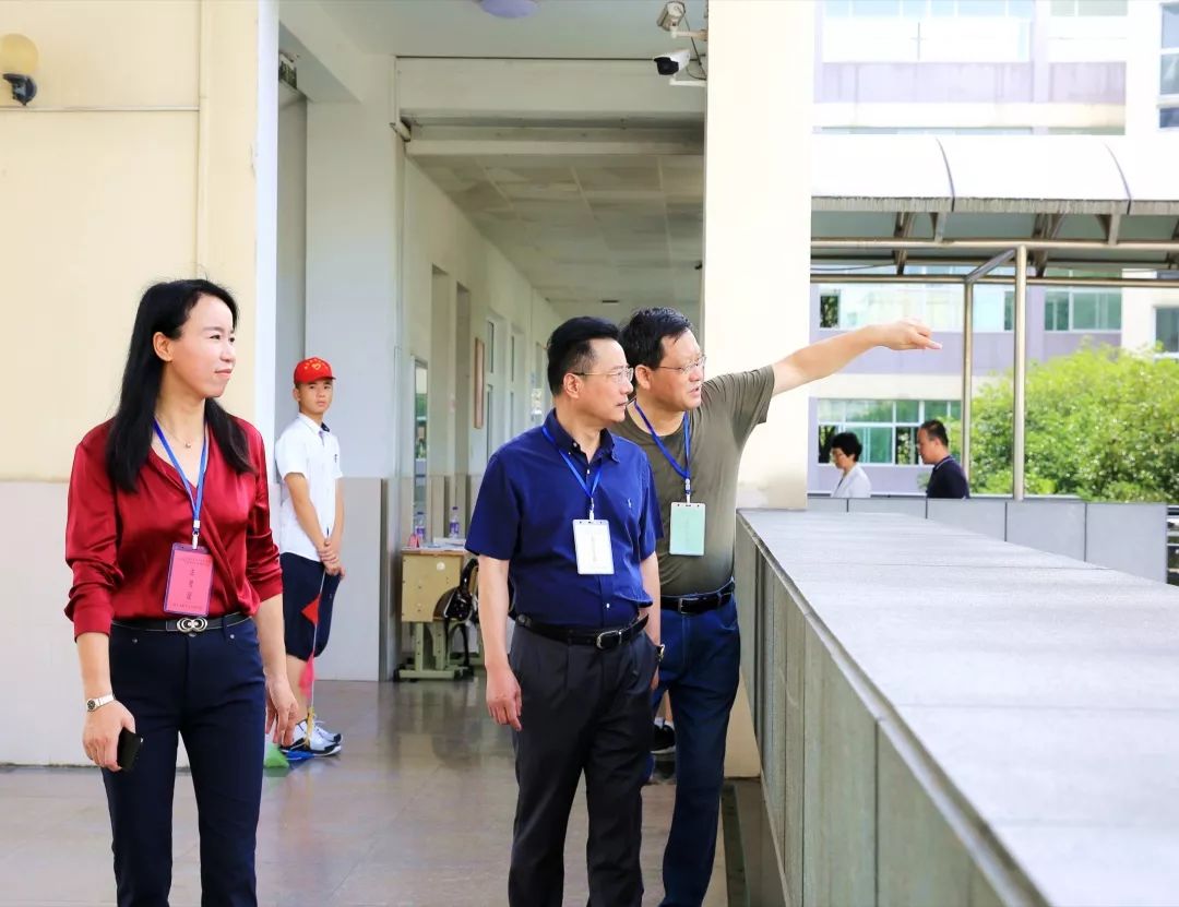 宁波市委教育工委委员、教育局副局长胡斌一行来院考察调研儿童青少年近视防控工作