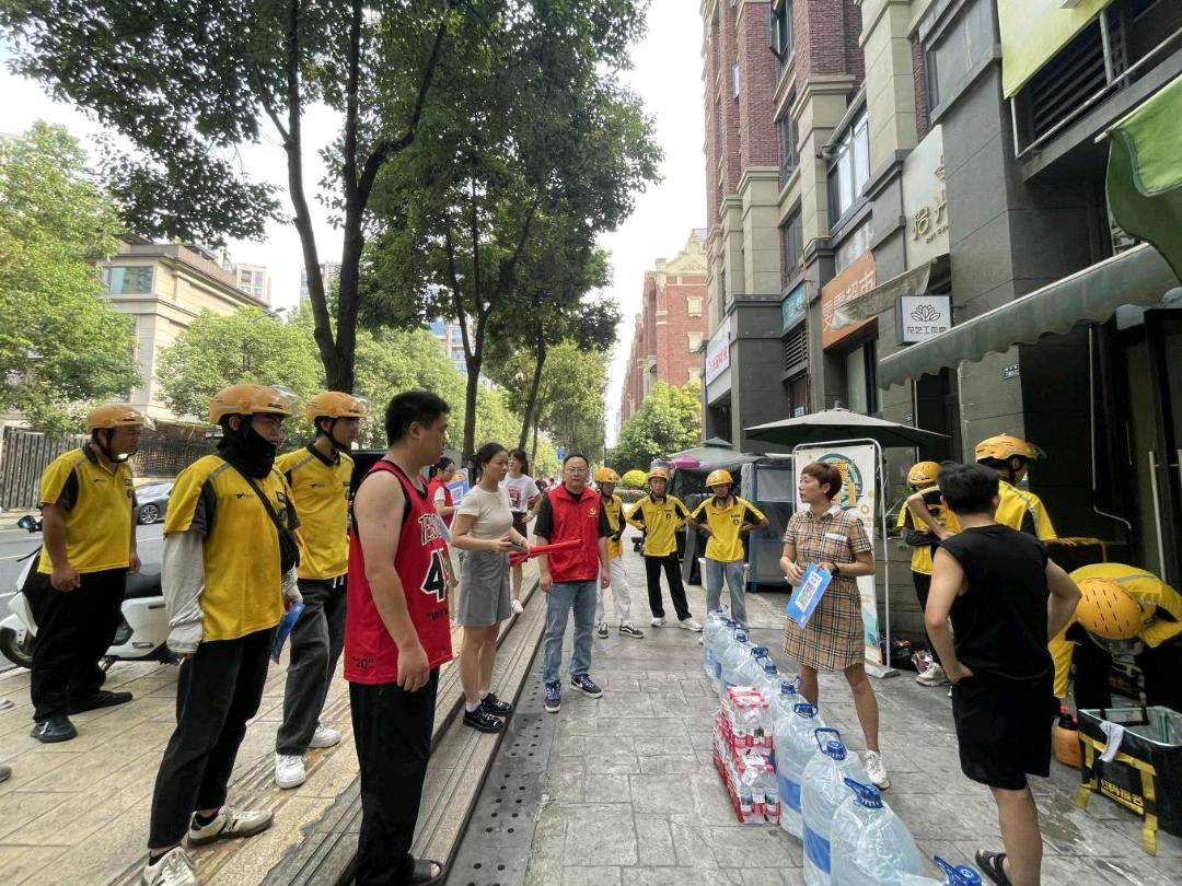 成都高新区桂溪街道和平社区开展消防应急疏散演练活动